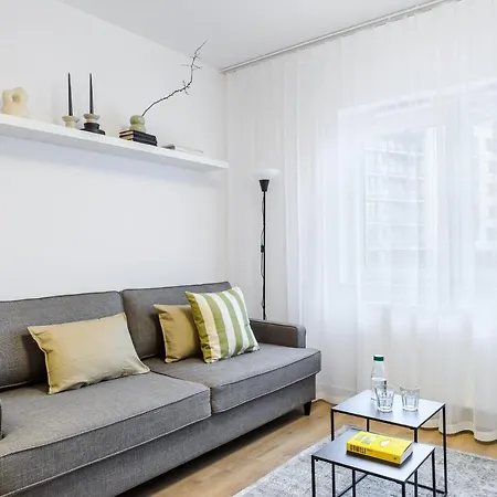 Apartamento Modern Near The Center & Airport