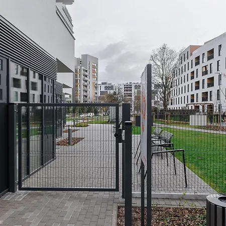 Modern Near The Center & Airport
