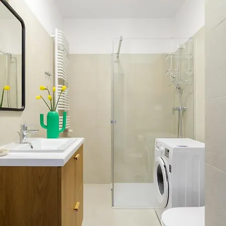 Modern Near The Center & Airport *
