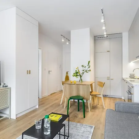 Apartment Modern Near The Center & Airport *