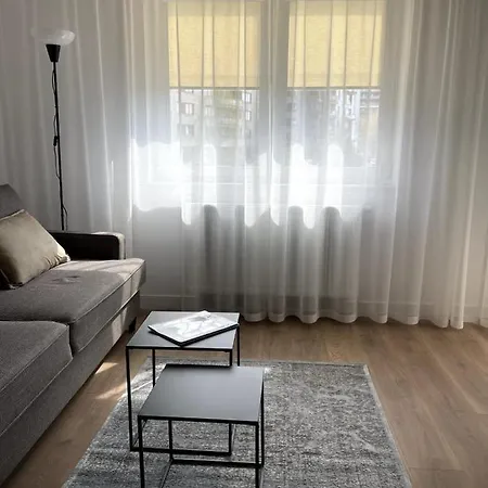 Apartment Modern Near The Center & Airport